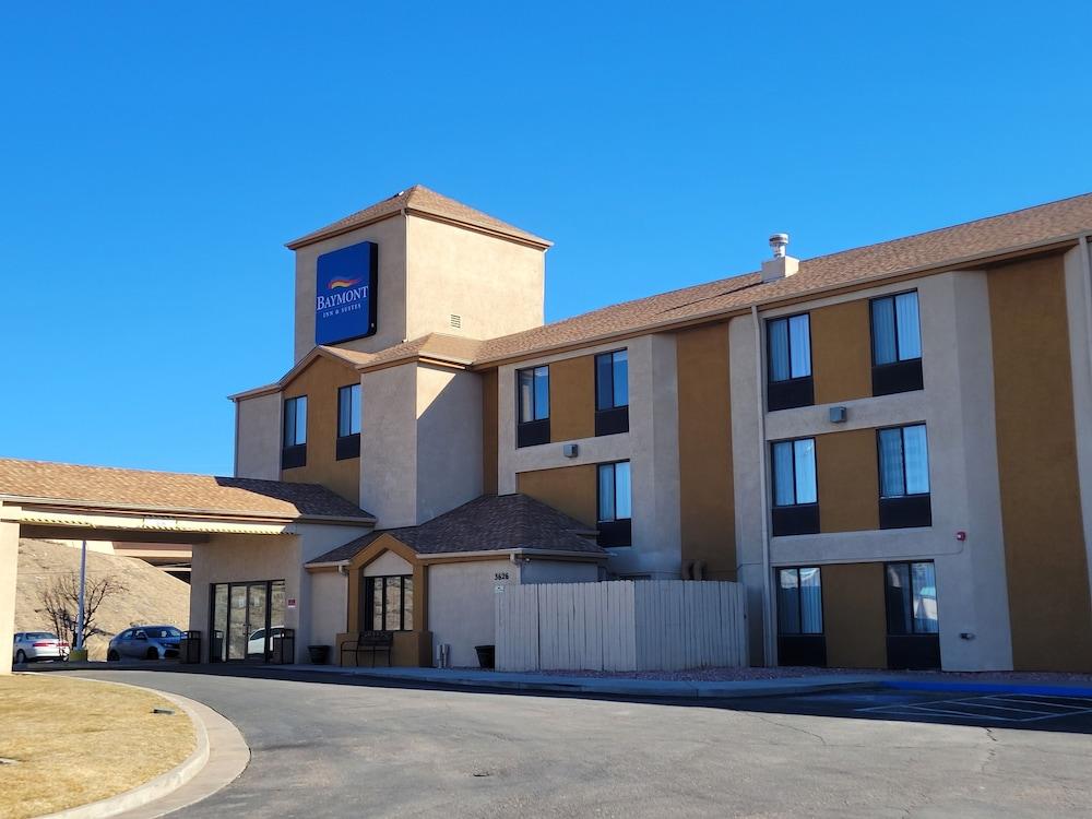 Hotel Baymont By Wyndham Pueblo Exterior foto